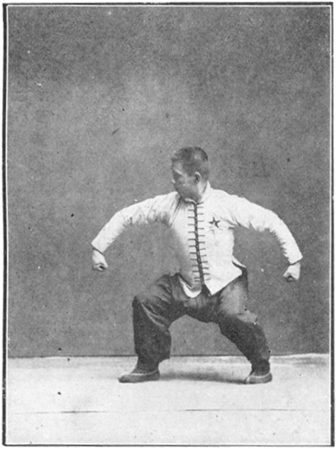 Planche 38 de l&rsquo;édition de 1919 : posture du cavalier face au sud, bras en crochets