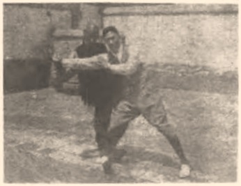 Frapper de l’épaule (kao)