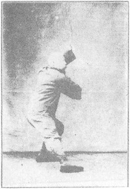 Planche de l&rsquo;édition de 1933 : Chen Weiming, figure 247 — « pivoter sur le pied et balayer du lotus » (bai lian)
