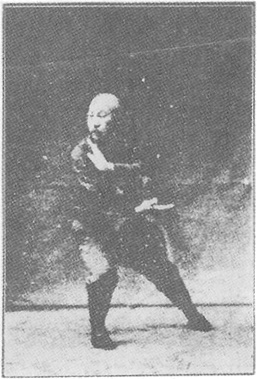 Planche de l&rsquo;édition de 1933 : Chen Weiming, figure 15 — « la grue blanche déploie ses ailes », les mains se rejoignent