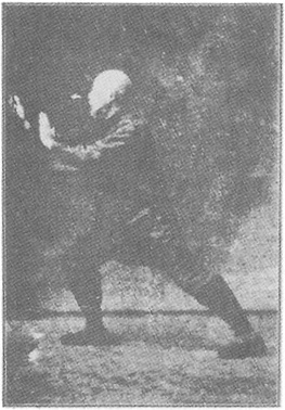 Planche de l&rsquo;édition de 1933 : Chen Weiming, figure 4 — « saisir la queue du moineau », le peng des deux mains
