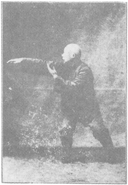 Planche de l&rsquo;édition de 1933 : Chen Weiming, figure 86 — « les mains en nuage » (yun shou)