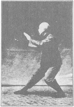 Planche de l&rsquo;édition de 1933 : Chen Weiming, figure 9 — « saisir la queue du moineau », l&rsquo;an (按, pousser vers le bas)