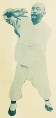 Figure 44 — La jeune fille lance la navette, à droite (1929)