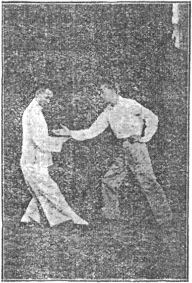 Figure 13 — poussée d&rsquo;une main contre une main, neutralisation sur le côté, planche du Taiji quan de Gu Ruzhang, 1936