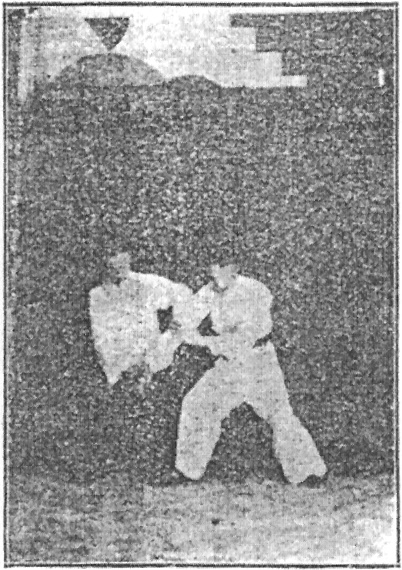 Figure 20 — poussée de poignet torsadé, inversion des rôles, planche du Taiji quan de Gu Ruzhang, 1936