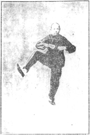 Photographie 37 — talonner d&rsquo;un seul talon, du pied droit