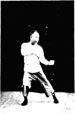 Posture 彎弓射虎 (bander l&rsquo;arc et viser le tigre), photographie du cahier de 1929