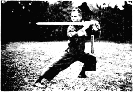 Posture d&rsquo;épée 犀牛望月 (le rhinocéros contemple la lune), photographie du cahier de 1929
