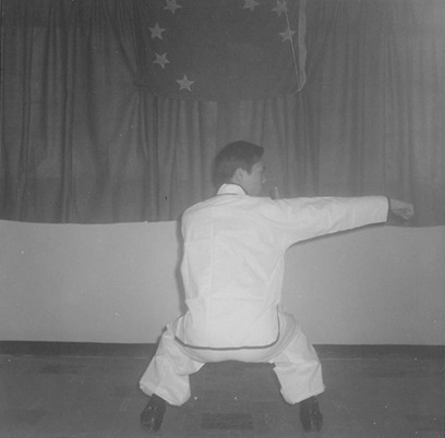 Posture 24 : même poing de complément qu&rsquo;à la posture 6