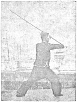 Posture 8 — Retirer le bâton, lever le sabre