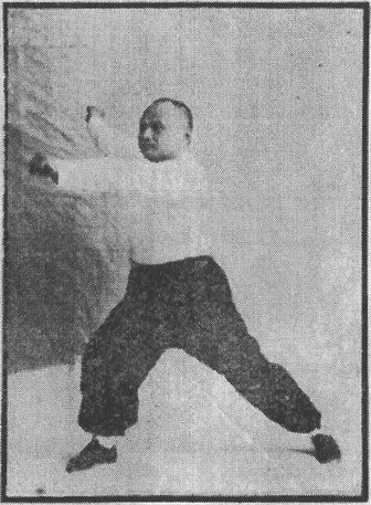 Figure 6 du « Tantui jiangyi » (1935) — le coup de coude tournant à droite (第六圖\u3000右拐肘)