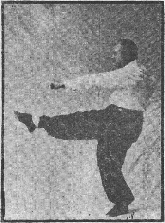Figure 11 du « Tantui jiangyi » (1935) — la jambe en croix à droite (第十一圖\u3000右十字腿)