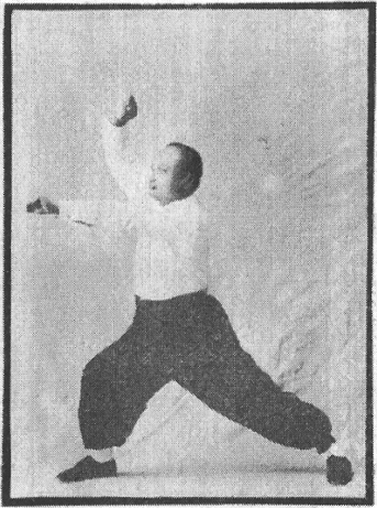 Figure 26 du « Tantui jiangyi » (1935) — parade haute et frappe à droite (第二十六圖\u3000右架打)