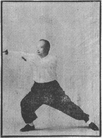 Figure 35 du « Tantui jiangyi » (1935) — le poing des sept étoiles à droite (第三十五圖\u3000右七星捶)