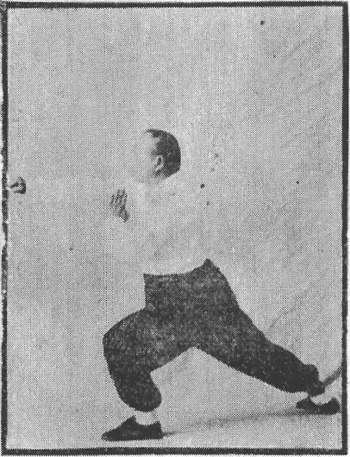 Figure 37 du « Tantui jiangyi » (1935) — attaque vers l&rsquo;avant, paume en appui (第三十七圖\u3000前攻佈掌)