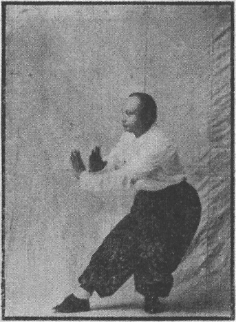 Figure 45 du « Tantui jiangyi » (1935) — la position en T à droite (第四十五圖\u3000右丁步式)