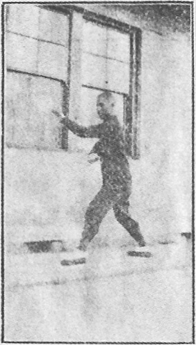Figure 9 du livre : les deux poings réunis