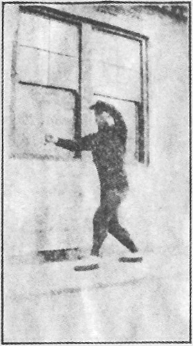 Figure 13 du livre : le poing qui brise l’attaque d’en haut