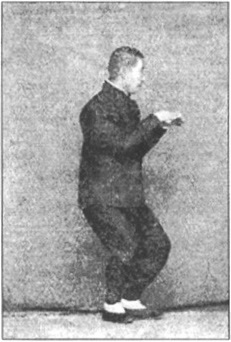 Posture du grand-polaire (太極勢) : Sun Lutang, photographie de l&rsquo;édition originale de 1915 du « Xingyi quan xue »
