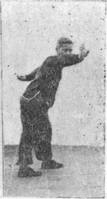 Vingtième posture, figure de passage A : corps tordu vers la gauche, planche de l&rsquo;édition de 1959