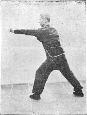 Vingt-sixième posture : nouvelle fente du poing gauche, pas de la montée à gauche, planche de l&rsquo;édition de 1959