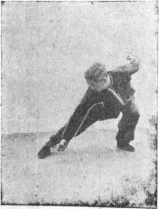 Trente-et-unième posture, figure de passage : plongeon vers l&rsquo;arrière-droit, la main droite descend jusqu&rsquo;au sol, planche de l&rsquo;édition de 1959